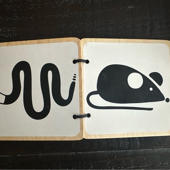 Lovevery my first book wooden book from the Looker Kit - Picture 2 of 6